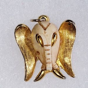 Vtg Razza Resin  Elephant Head Pendant